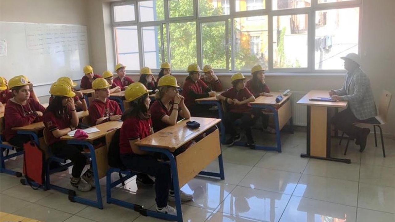 Öğrencilere, Uzun Mehmet ve kömür anlatıldı