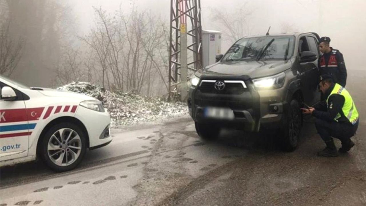 Zonguldak jandarması, kış lastiği denetiminde