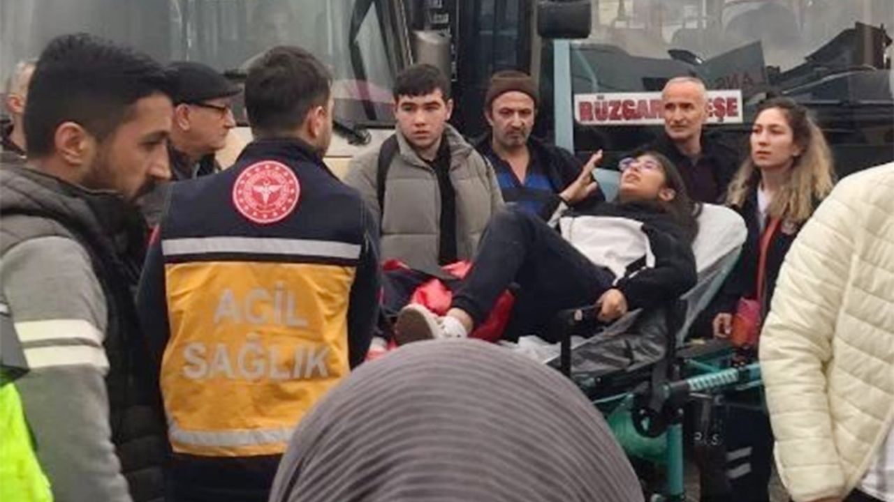 Zonguldak'ta, öğrenciye dolmuş çarptı!