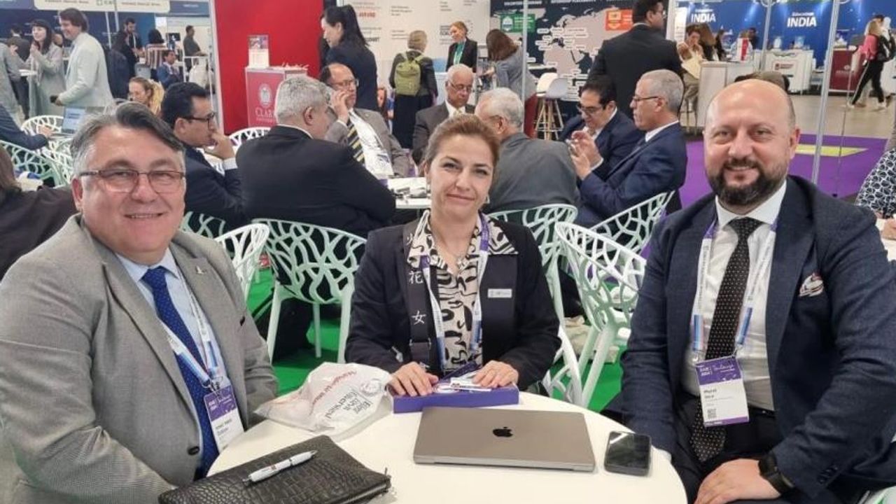 Özölçer, Fransa’da Yükseköğretim Fuarı’na katıldı