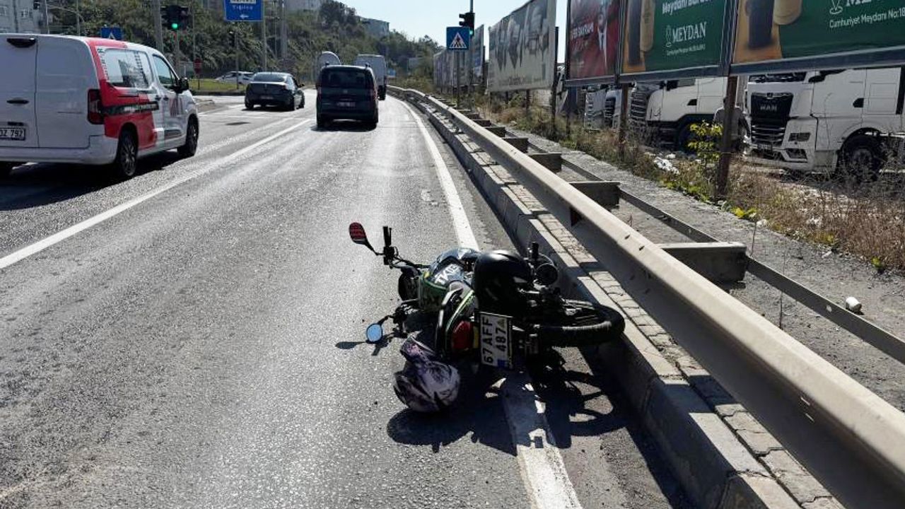 Otomobil sürücüsü, motosiklete çarpıp kaçtı!