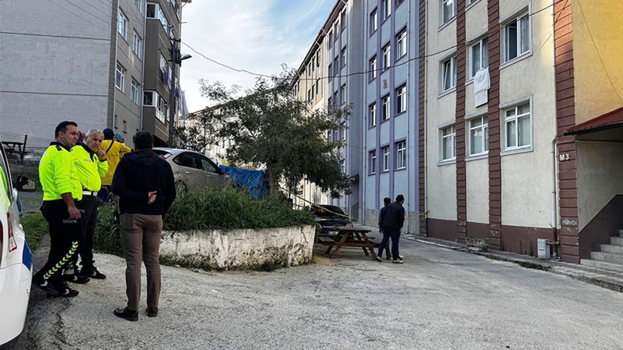 5'inci kattan atladı, kurtarılamadı!