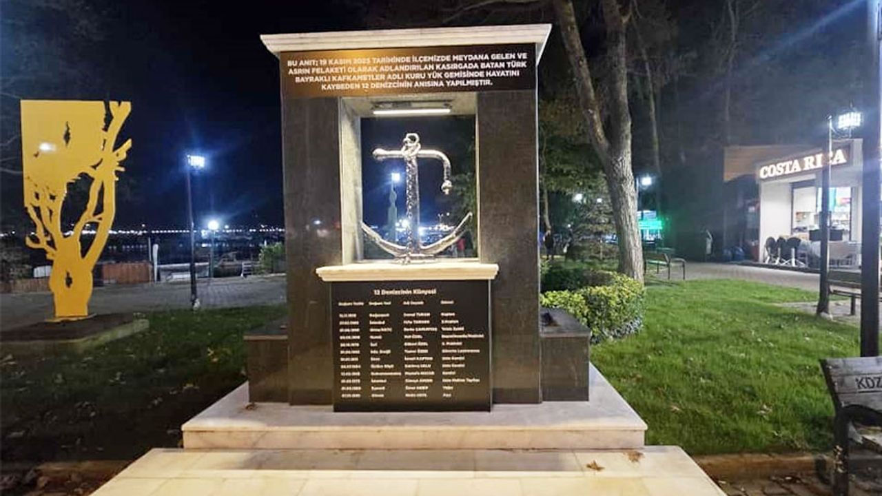 Hayatını kaybeden 12 denizci anısına anıt yapıldı
