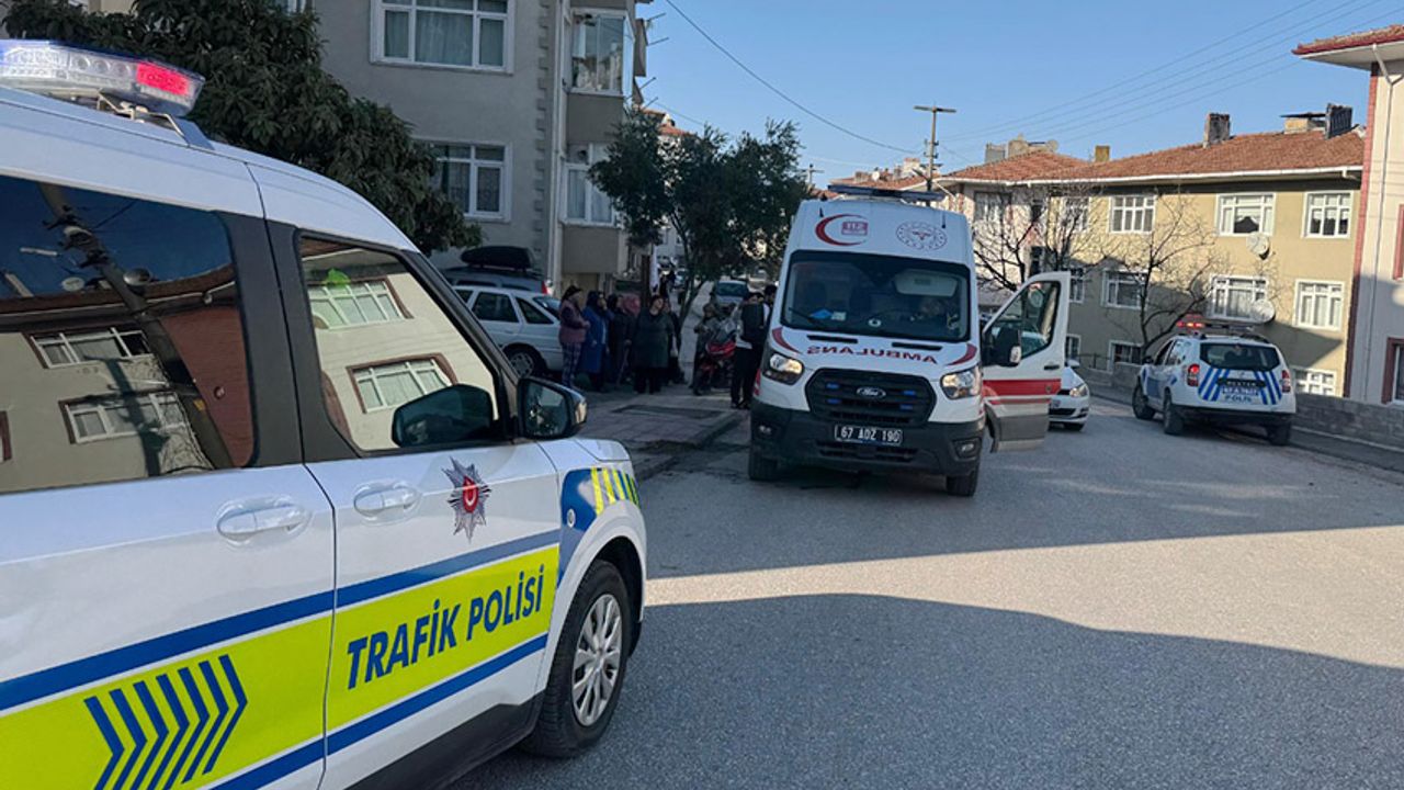 Otomobile çarpmamak için kaldırıma çıktı