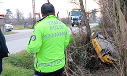 Otomobil, takla atarak kanala uçtu!