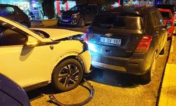 Kaza yaptı, kaçarken bir kaza daha yaptı!