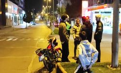 Motosiklet üzerinde şov, kazayla noktalandı: 2 yaralı!