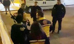 Atladığı yerden çıkamayan çocuğu itfaiye kurtardı