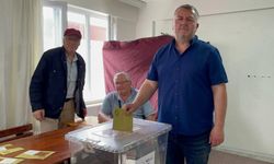 Belediyeye katılmak için sandığa gittiler
