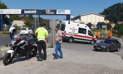 Aracını kurtardı, kendi çarptı!