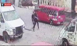 Biri gözcülük yaptı, diğeri çaldı!