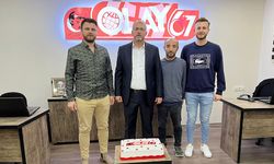 Olay67 ekibi, pasta keserek kutladı