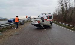 Çaycuma-Bartın yolunda otomobil takla attı: 3 yaralı!