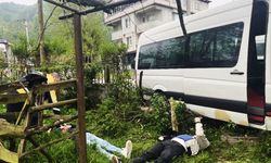 İşçi servisi ağaca çarptı: 8 yaralı!