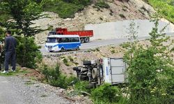 Ereğli’de, kamyonet şarampole yuvarlandı!