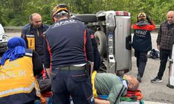Çarpışan araçlardan biri devrildi: 2 yaralı!