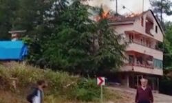 Evinin yanmasına kalbi dayanamadı!