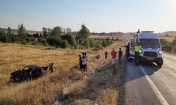 Takla atan otomobil, tarlaya uçtu: 5 yaralı!