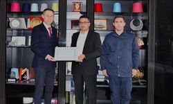 Aksoy'dan jandarmaya araç bağışı