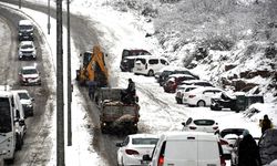 Ereğli'de, karla mücadele kesintisiz sürüyor