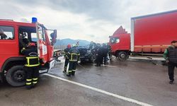 Otomobil, kamyonla çarpıştı: 1 yaralı!