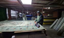 Halının içinden altın çıktı, esnaf gereğini yaptı