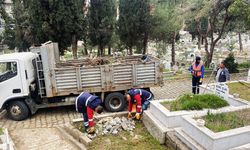 Mezarlıklar bayrama hazırlanıyor