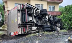 Ereğli'de, kamyonet devrildi: Kaza, ucuz atlatıldı!