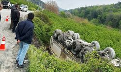 Ereğli'de, hafriyat kamyonu devrildi: 1 yaralı!