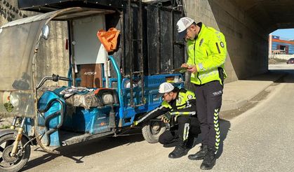 Polisi görünce kaçtı, motosiklet çalıntı çıktı!
