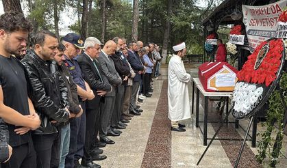Kazada vefat eden polis memuru, toprağa verildi
