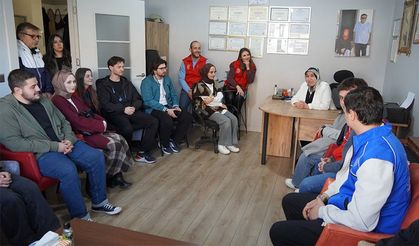 Üniversiteliler, geleceklerine mektup yazdı