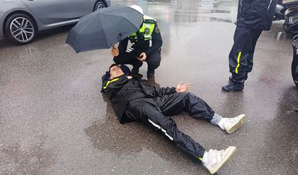 Komiser, yaralının başından ayrılmadı