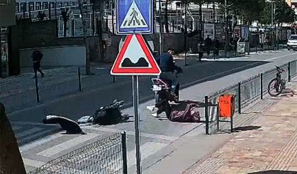 Motosiklet, bebek arabalı anneye çarptı