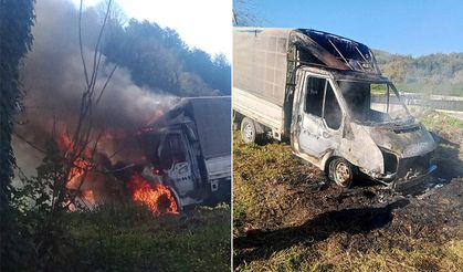 Alaplı'da, seyir halindeki kamyonet yandı!