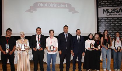 MÜSİAD, 127 öğrenciyi ödüllendirdi
