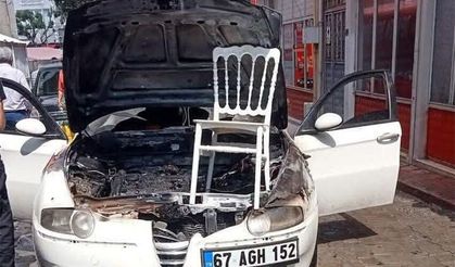 Aniden yanan otomobili, itfaiye kurtardı