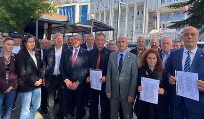 Yeni Parti'de 3 İlçe Başkanı mazbatasını aldı