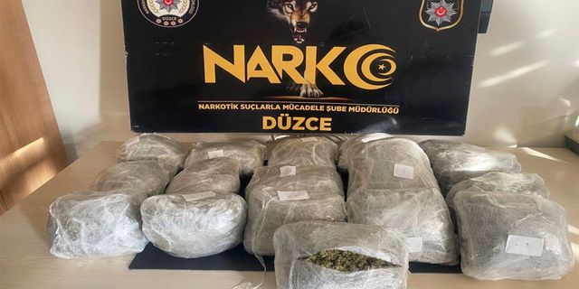 Uyuşturucu tacirlerine, otoyolda suçüstü!