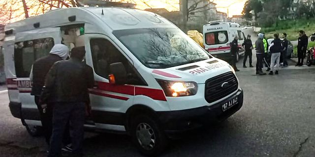 Ereğli'de, otomobil ile motosiklet çarpıştı: 2 yaralı!