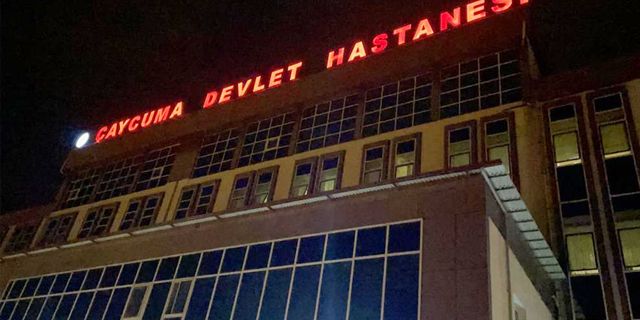Traktörle tarlasını sürerken eşini ezdi!