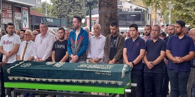 Beden eğitimi öğretmeni defnedildi