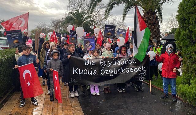 Şehitlerimiz ve Gazze'li kardeşleri için yürüdüler