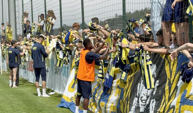 Fenerbahçe, taraftara açık antrenman yaptı