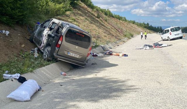 Hafif ticari araç takla attı: 3’ü çocuk 5 yaralı!