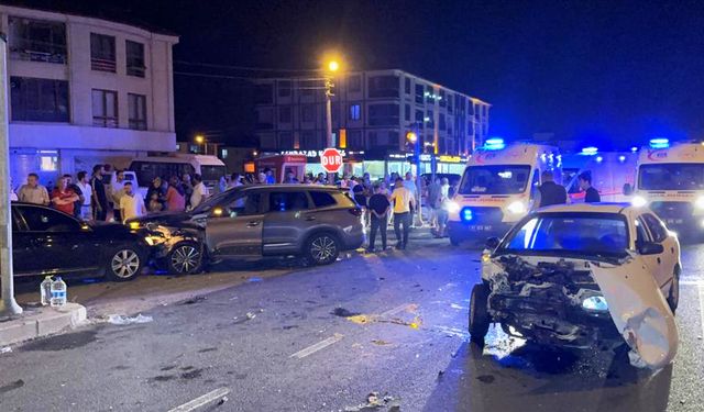 Hatalı U dönüşü, kazaya sebep oldu: 7 yaralı!