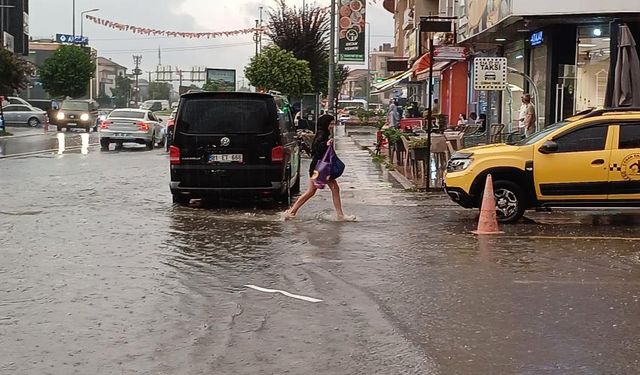 Yollar göle döndü!