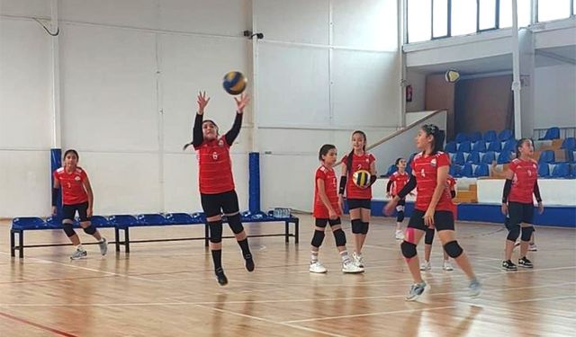 Alaplı Merkez Ortaokulu Takımı, şampiyonluğa koşuyor