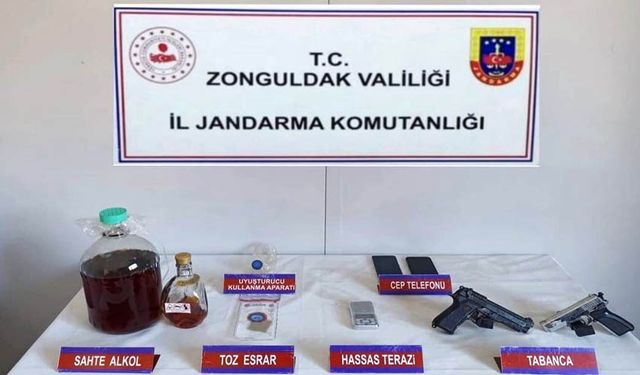 Devrek'te, 5 adreste arama yapıldı
