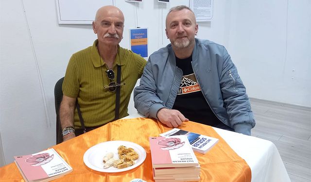 Feridun Erlat, kitaplarını imzaladı
